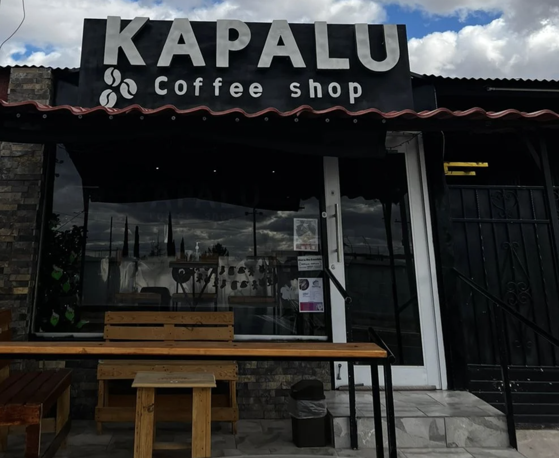 Kapalu Coffee Shop Background